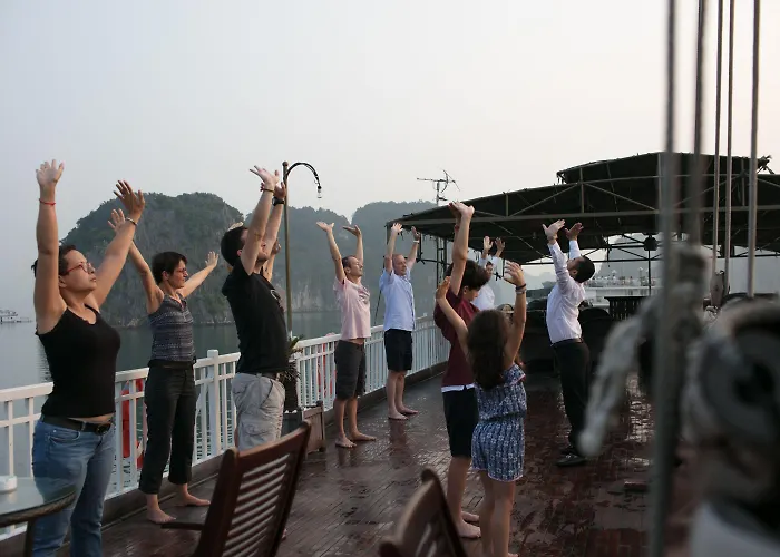 Garden Peak Cruise Hạ Long