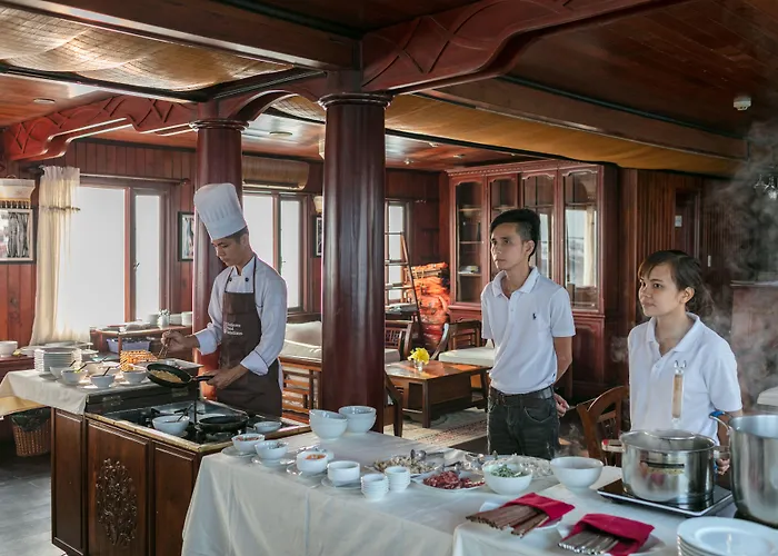  Garden Peak Cruise Hạ Long