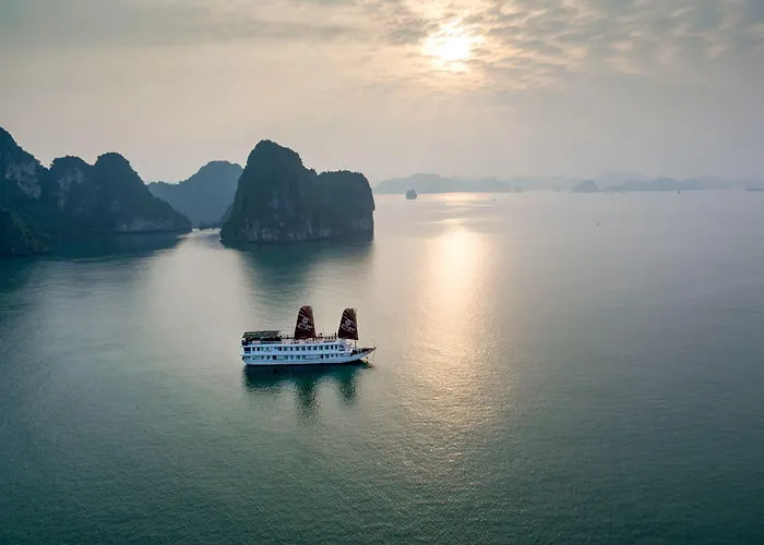 Garden Peak Cruise Hạ Long