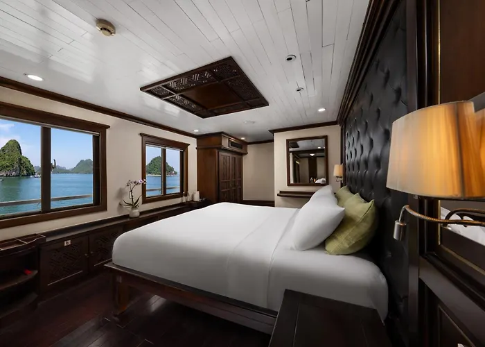 Garden Peak Cruise  Hạ Long