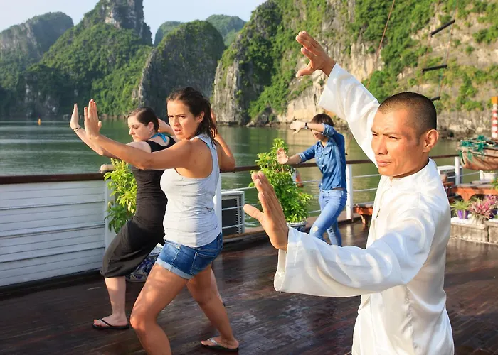  Garden Peak Cruise Hạ Long